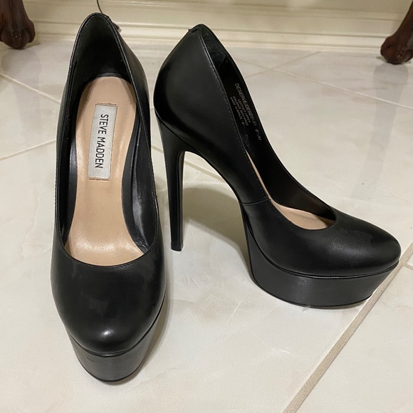 Black Heels - Picture 1 of 1